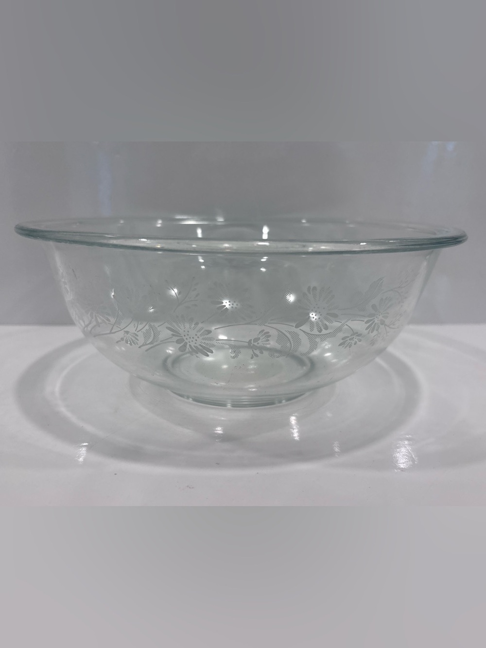 Vintage Pyrex 325 clear glass mixing bowl white daisy spring blossom 2.5qt